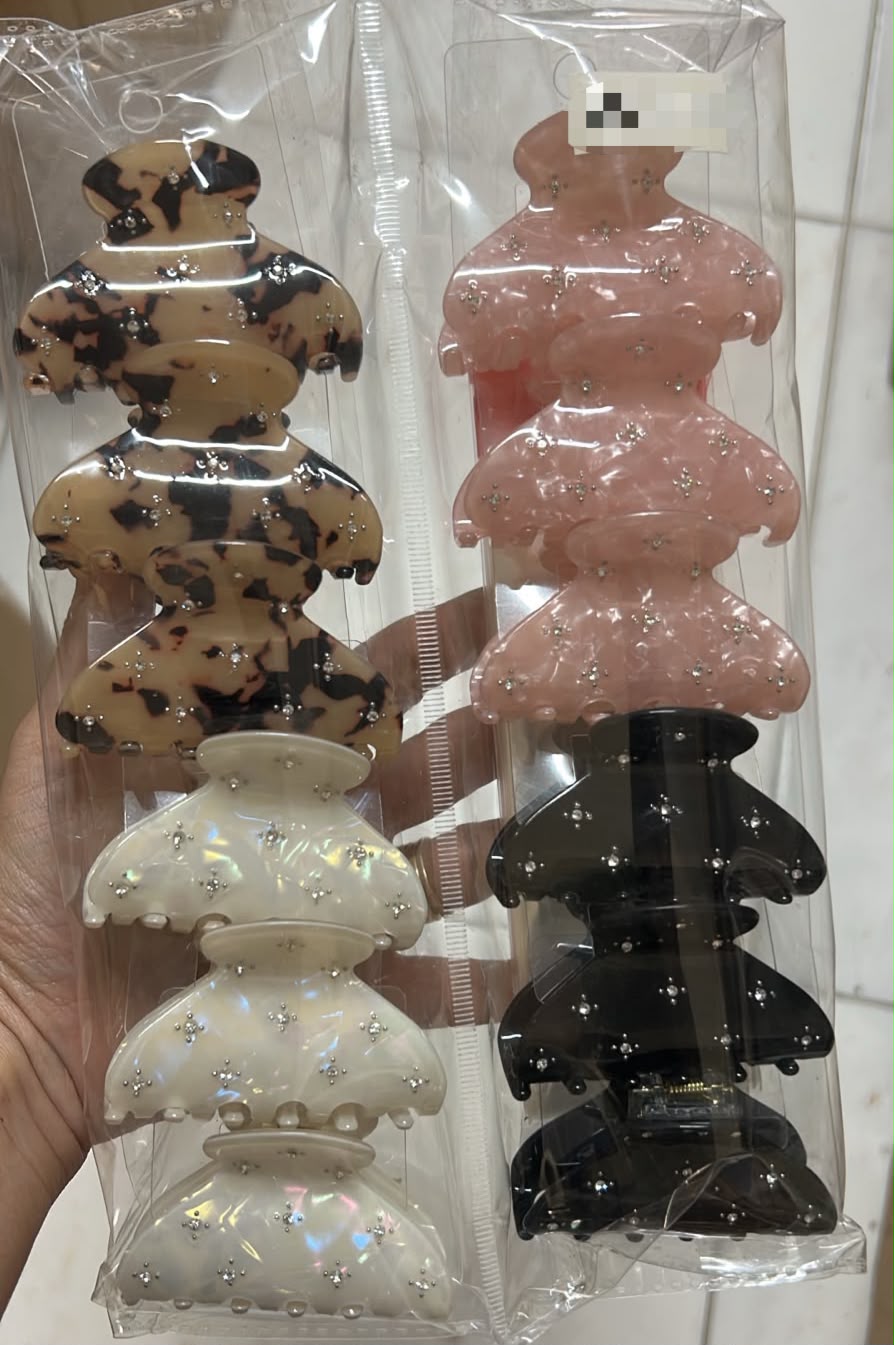 Pregadeira m acetato mesclado com cravejados strass (12 peças 3 de cada cor)