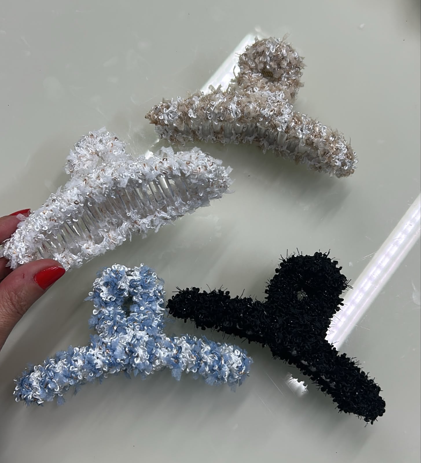 Pregadeira g poliéster com tecido tweed (12 peças 4 preta e bege e 2 azul e branca)