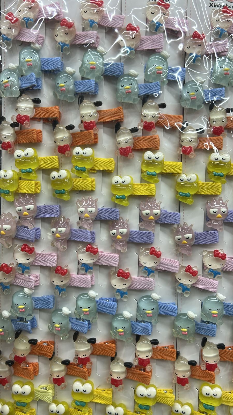Hair clip sanrio (cartela com 10 pares 20 peças total)