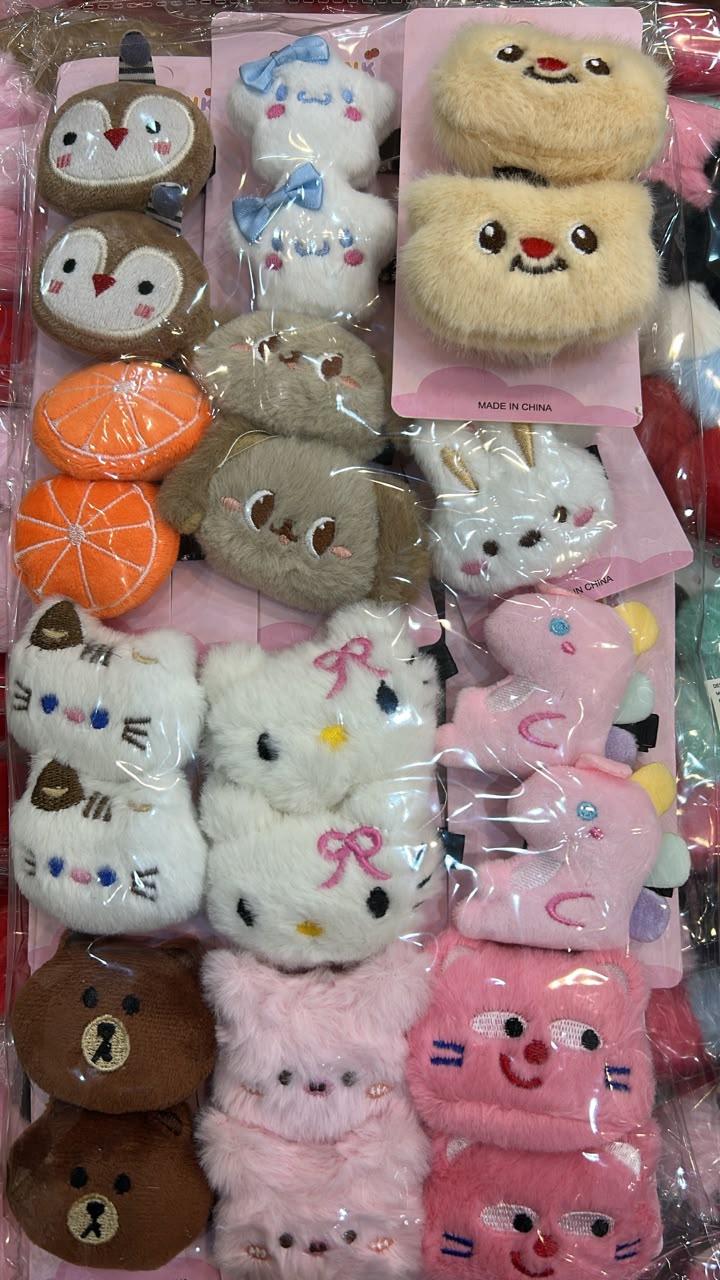 Hair clip infantil com pelúcias variadas (12 pares variados)