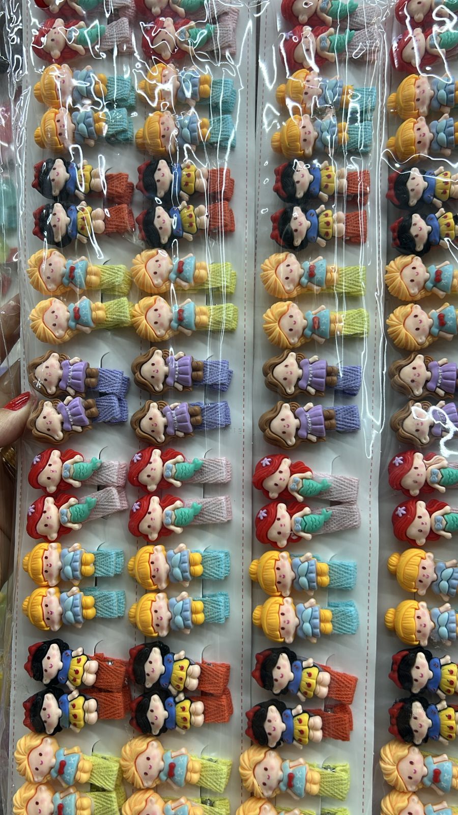 Hair clip princesas (cartela com 10 pares 20 peças total)