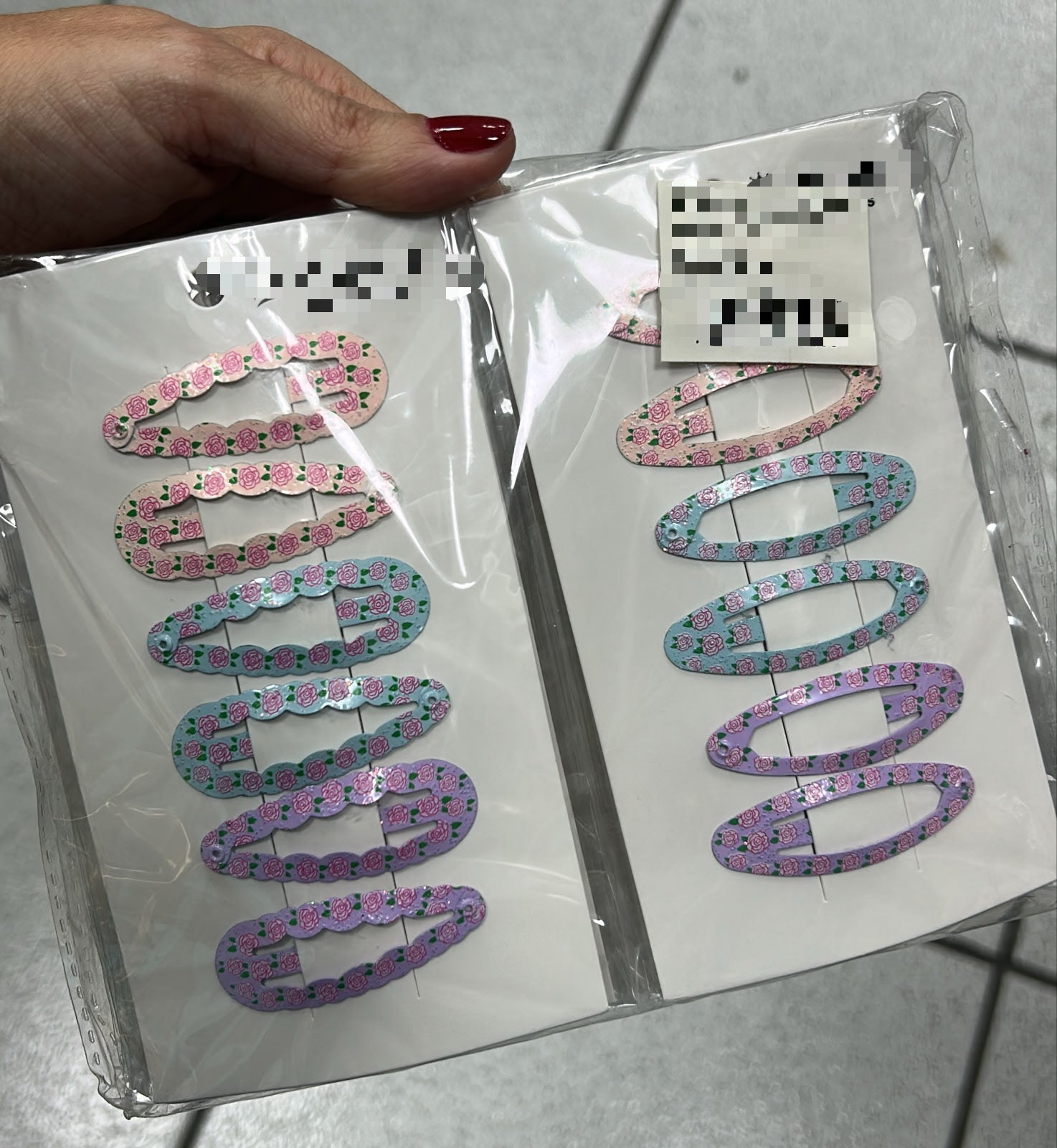 Tic tac infantil metal com mini rosas bico e oval (12 cartelas com 6 peças cada)