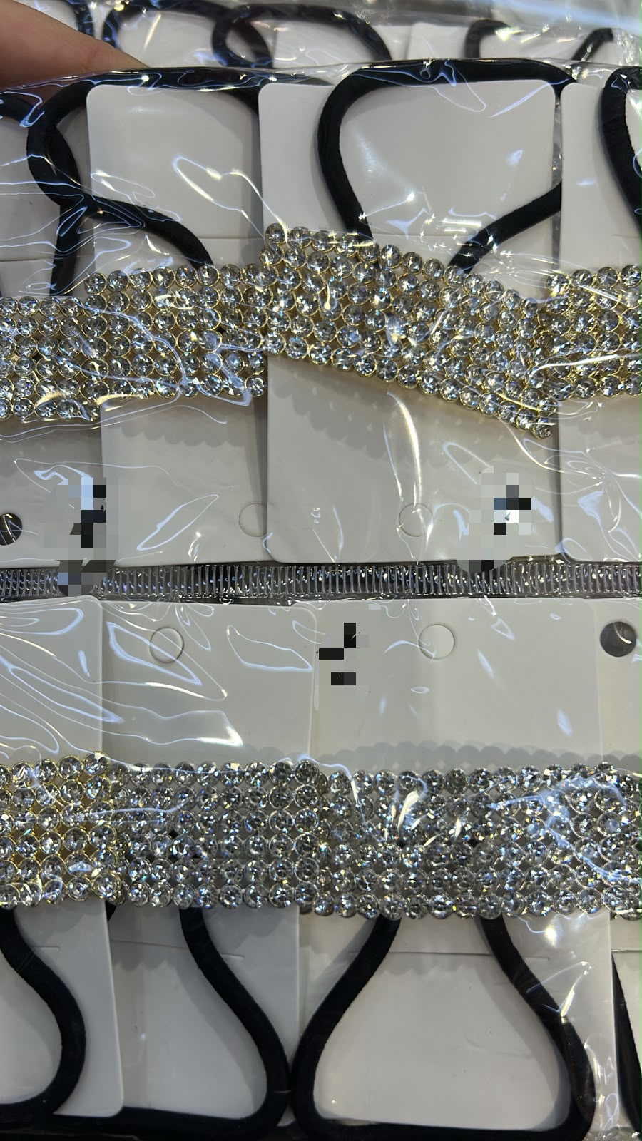 Xuxinha adulto metal cravejado retangular (12 peças 8 douradas e 4 pratas)