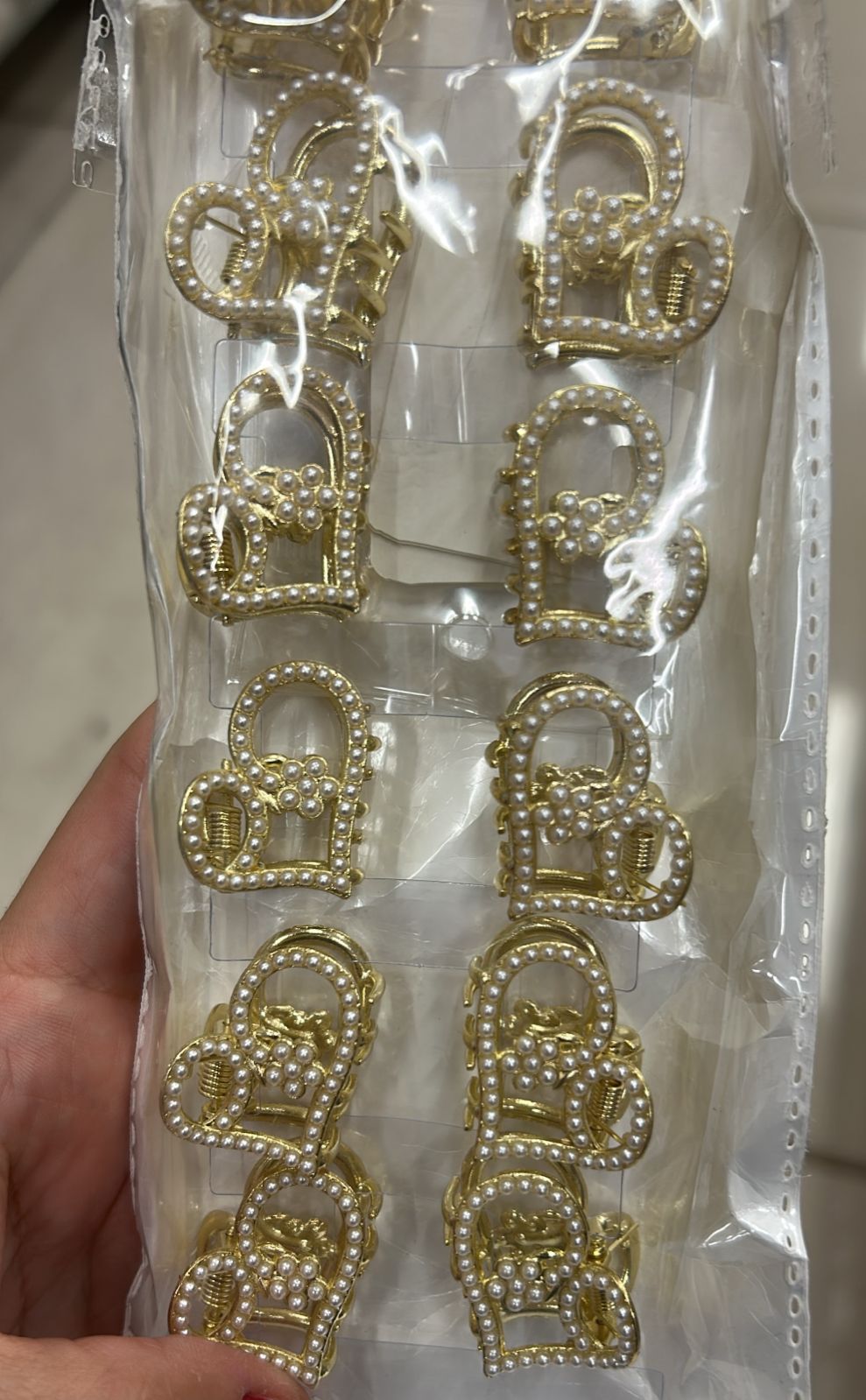 Pregadeira pp metal coração cravejado de pérolas (12 peças)