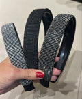 Tiara com dentinho enchimento baixo com brilhos (12 peças 4 de cada cor)
