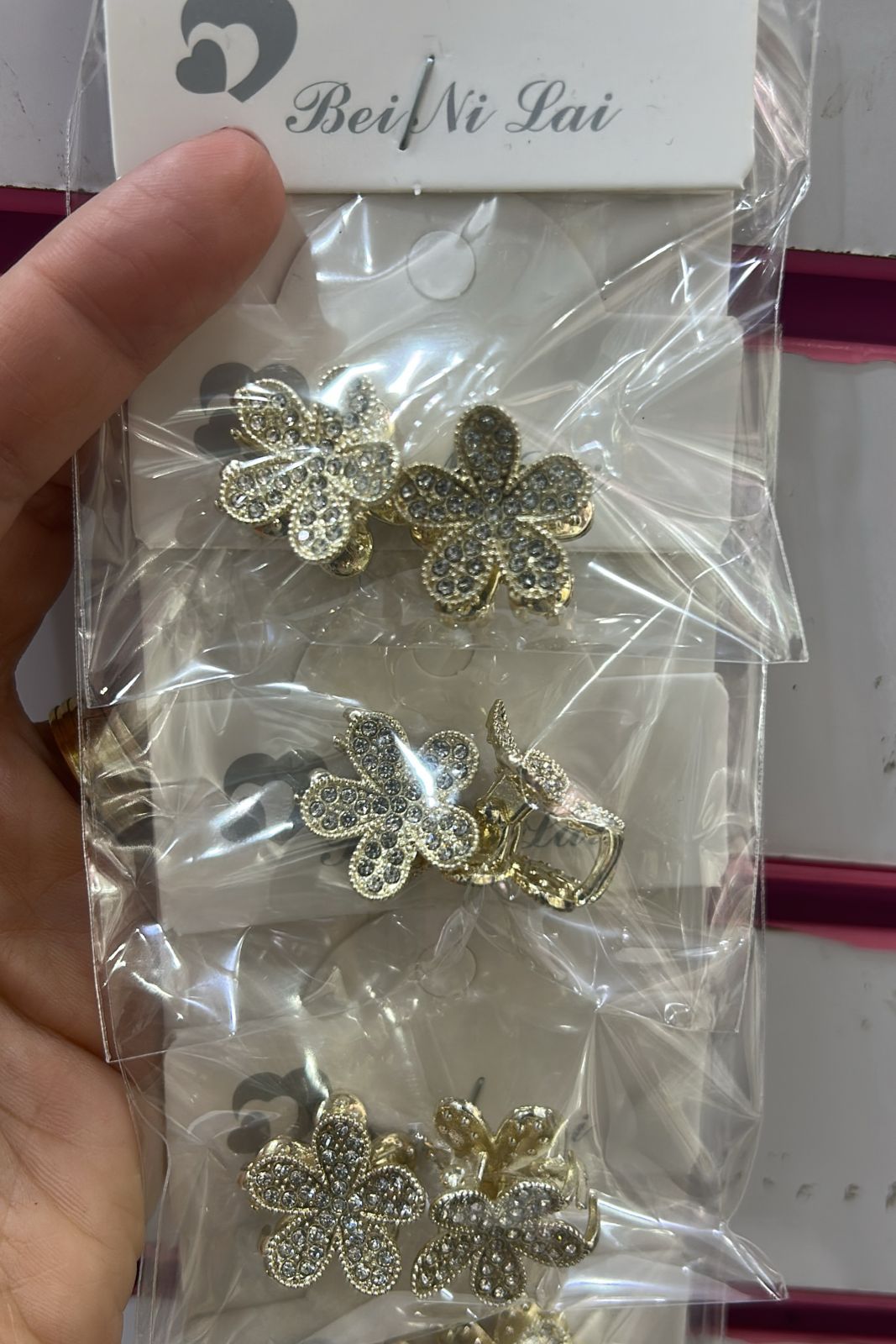 Pregadeira pp metal flor cravejada (10 pares 20 peças total)
