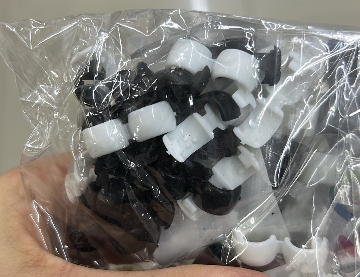 Miçanga de cabelo preto e branco (12 saquinhos com 24 peças cada)