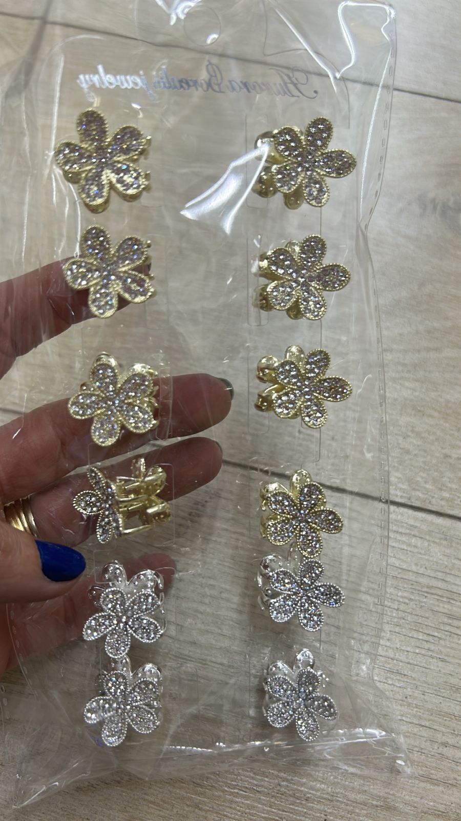 Piranha Metal PP Flor Cravejada (12 peças 8 douradas e 4 pratas)