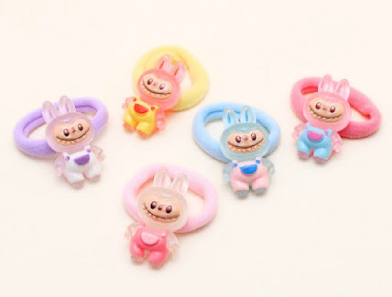 Xuxinha Infantil Labubu detalhe transparente (10 pares - total 20 peças)