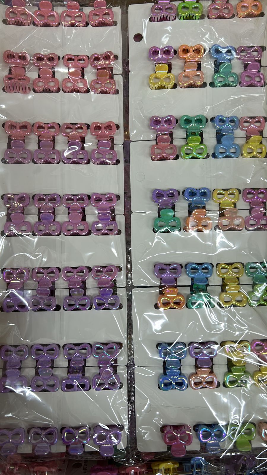 Mini Pregadeira infantil Poliéster Lacinho Furta-cor (12 cartelas com 6 peças cada 6 cartelas colorido e 6 cartelas lilás e rosa)