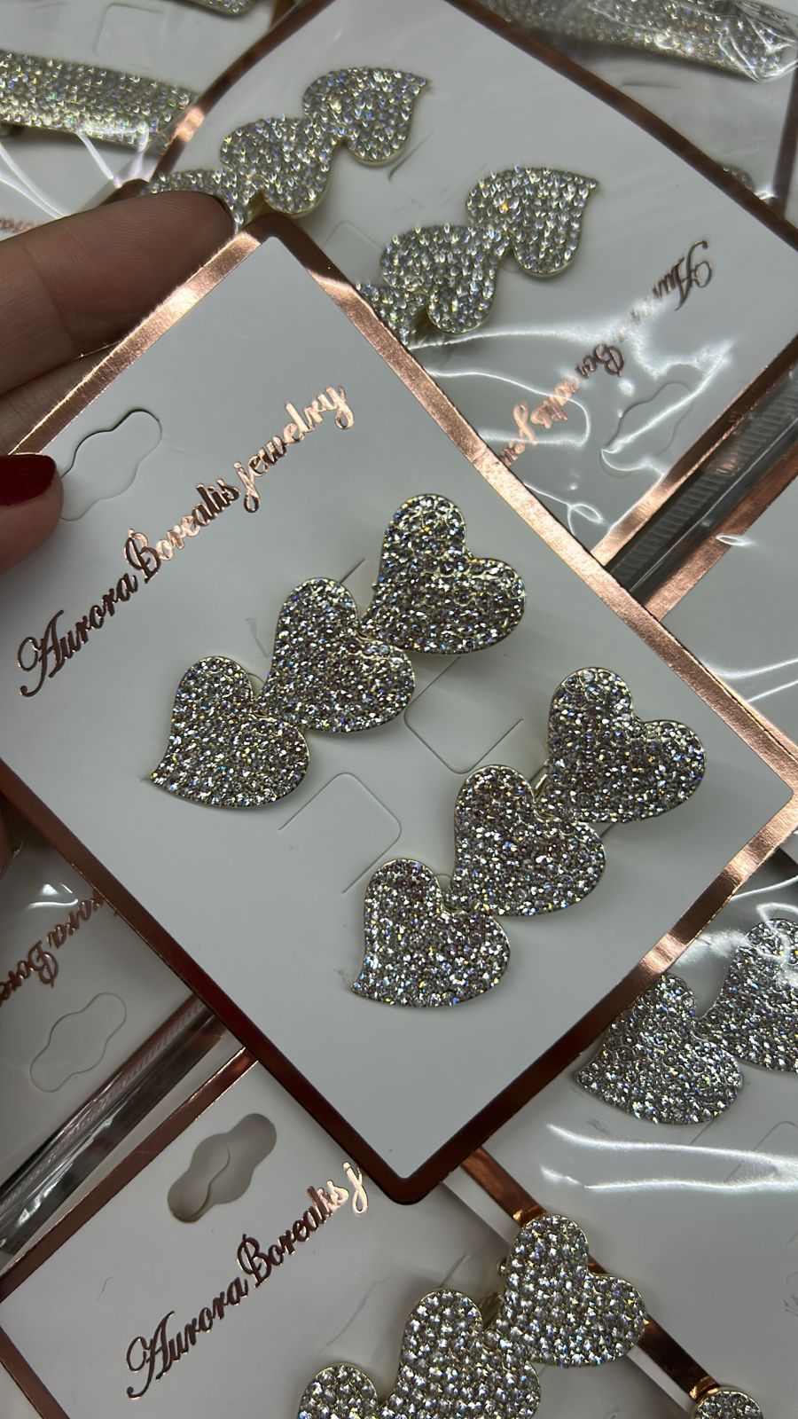 Hair Clip Cravejado trio Coração (12 cartelas com 2 peças cada 8 douradas e 4 pratas)