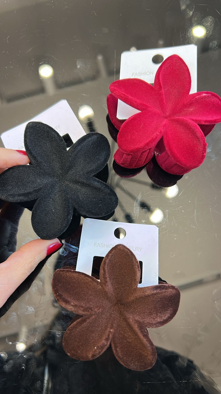 Piranha G Poliéster Aveludado Flor Havaiana(12 peças 8 preto, 2 vermelho, 2 marrom)