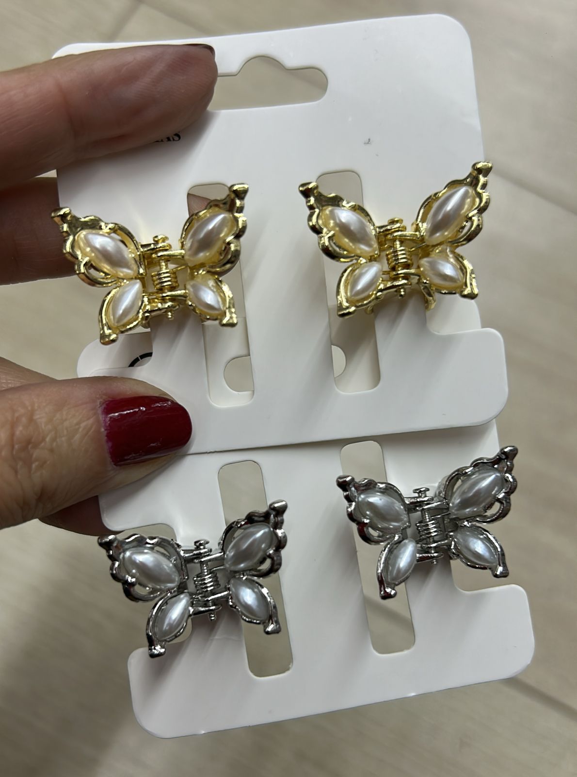 Piranha PP Metal Borboleta com pérola (12 cartelas com 2 peças cada 8 douradas e 4 pratas)