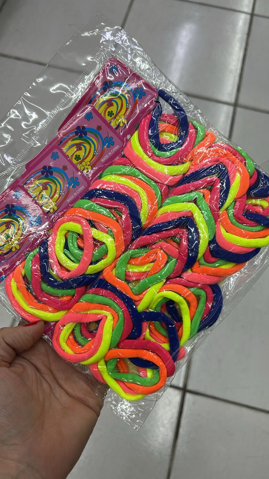 Xuxinha de Meia Média Neon (12 cartelas com 6 peças cada)