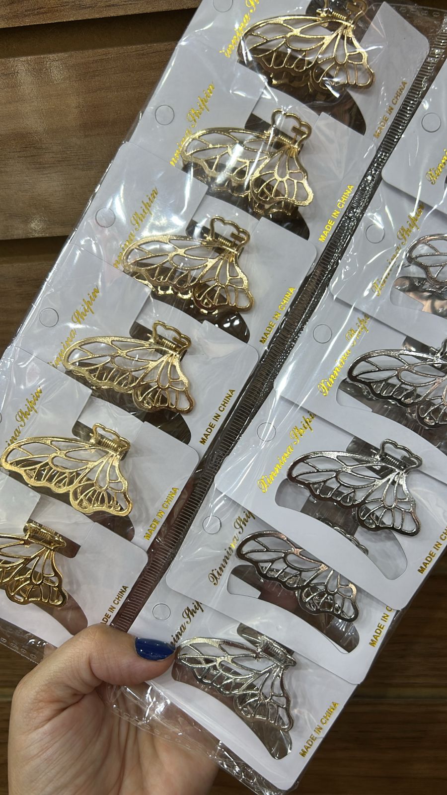 Piranha P Metal Borboleta Rendada (12 peças 6 douradas e 6 prata)
