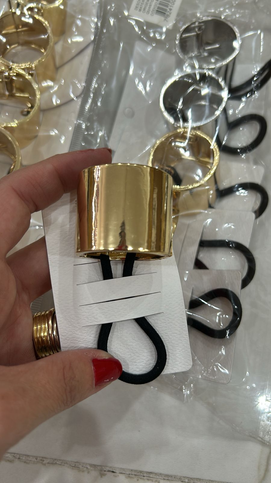 Xuxinha Braçadeira LARGO LISO (12 peças 10 douradas e 2 prata)