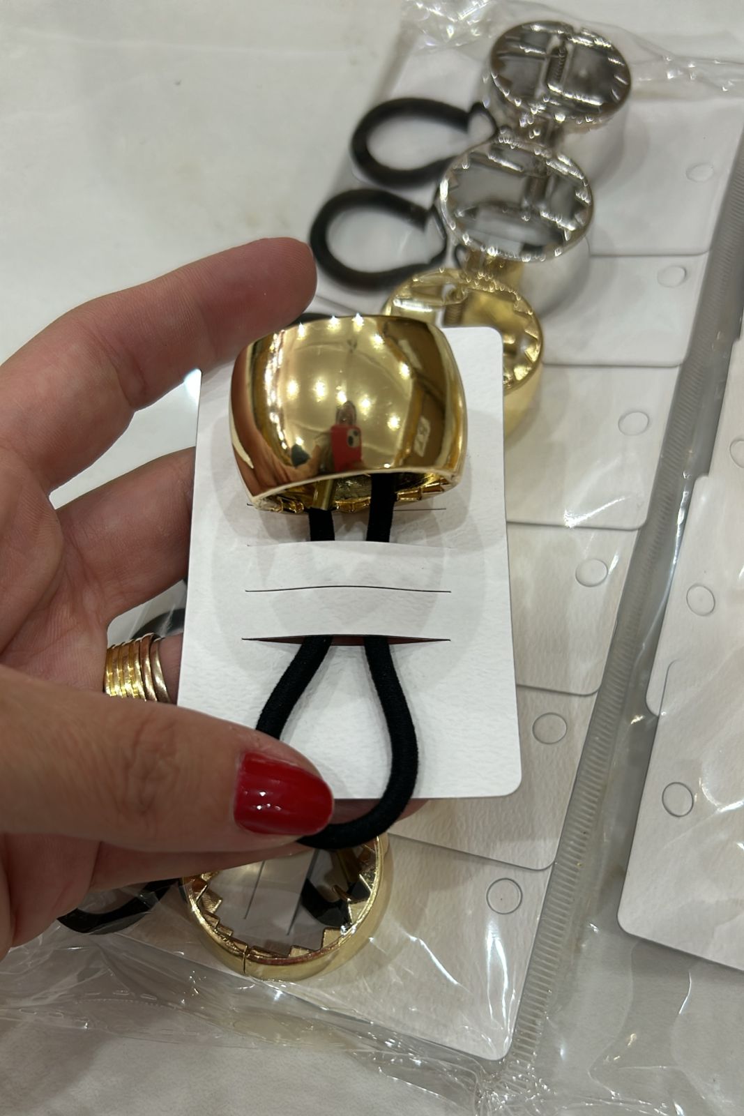 Xuxinha Braçadeira ABAULADO LISO (12 peças 10 douradas e 2 prata)