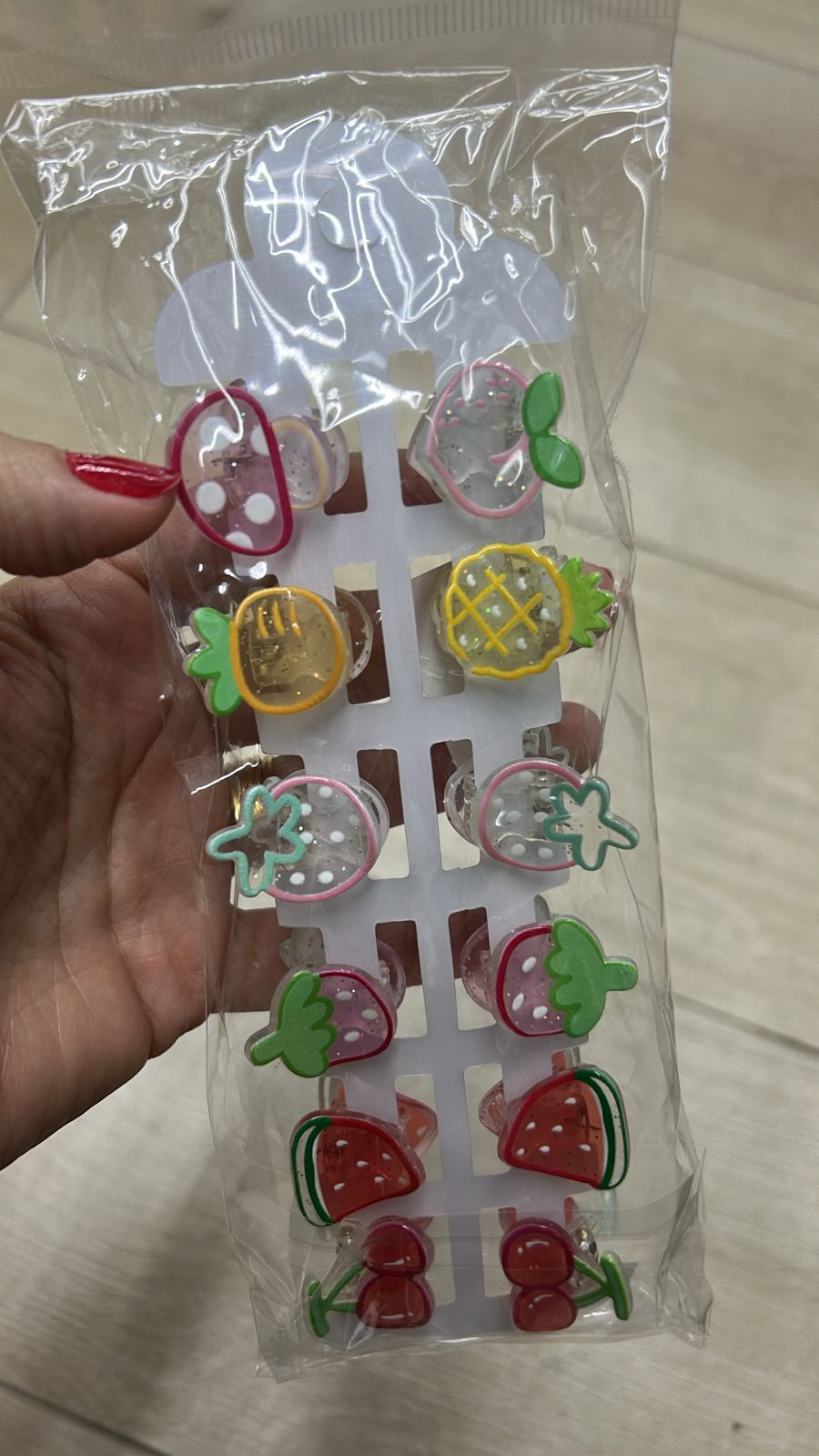 Pregadeira infantil frutinhas (12 peças)