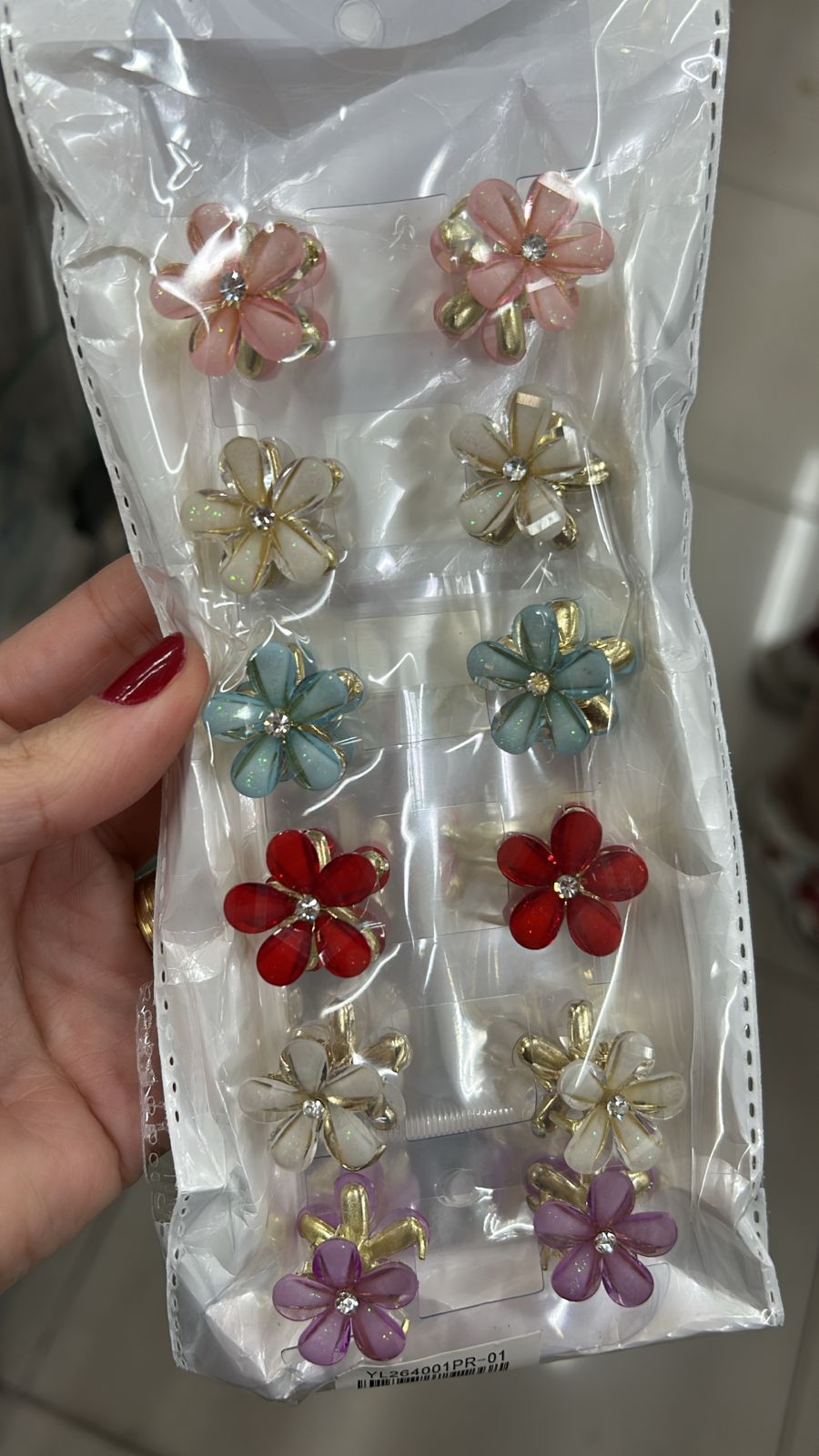 Piranha PP Metal Flor com pedra acrílico (12 peças 2 de cada cor)