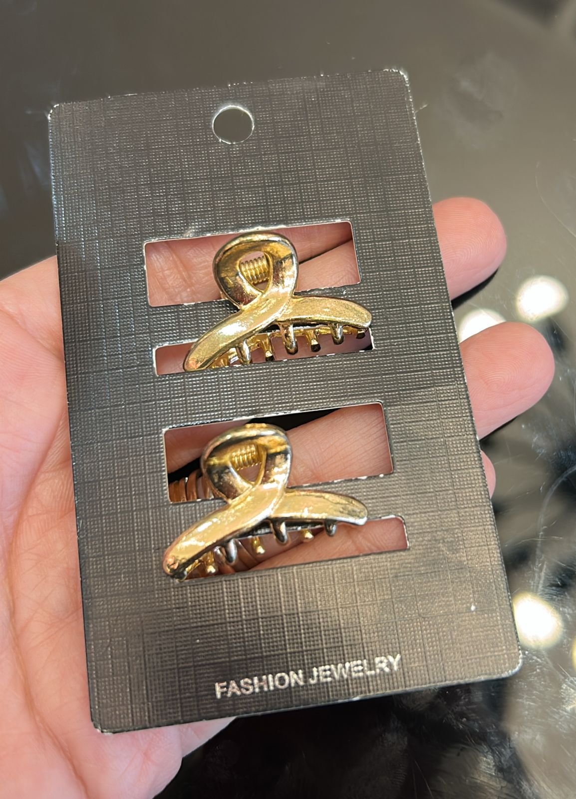 Piranha PP Metal em L (12 cartelas com 2 peças cada 8 douradas e 4 pratas)