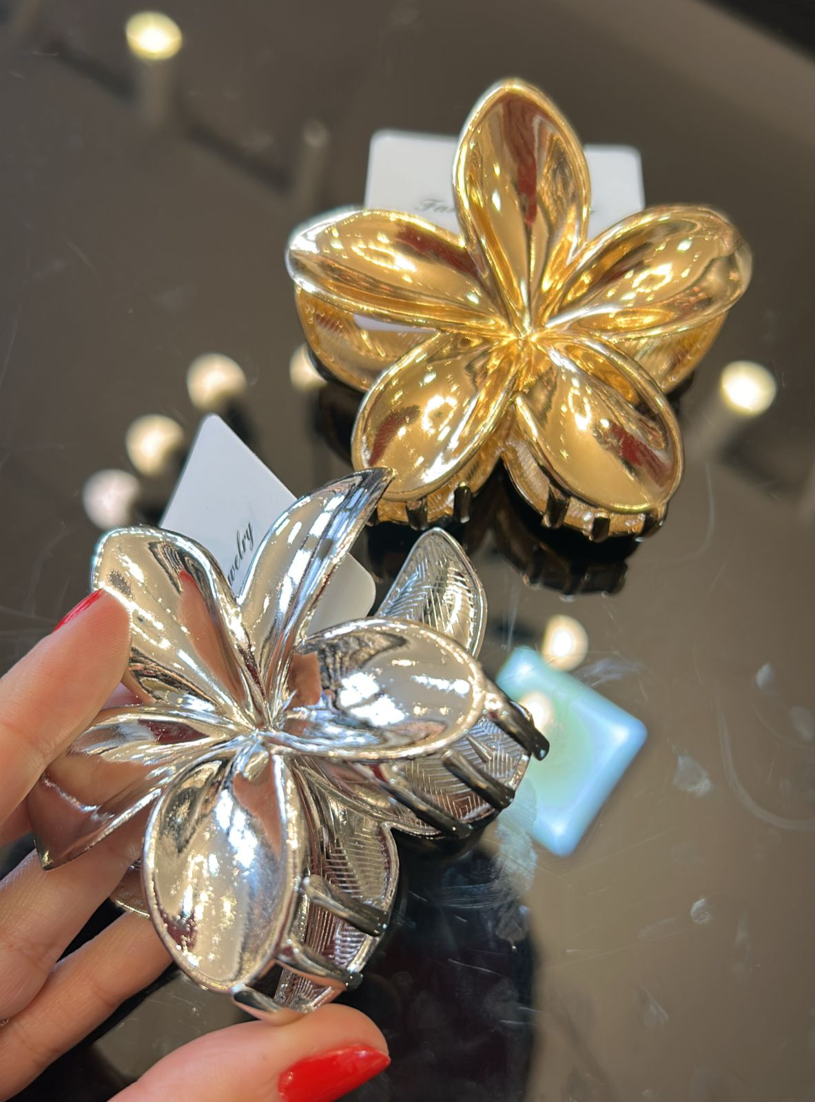 Pregadeira Metal G Flor (12 peças 8 douradas 4 prata)