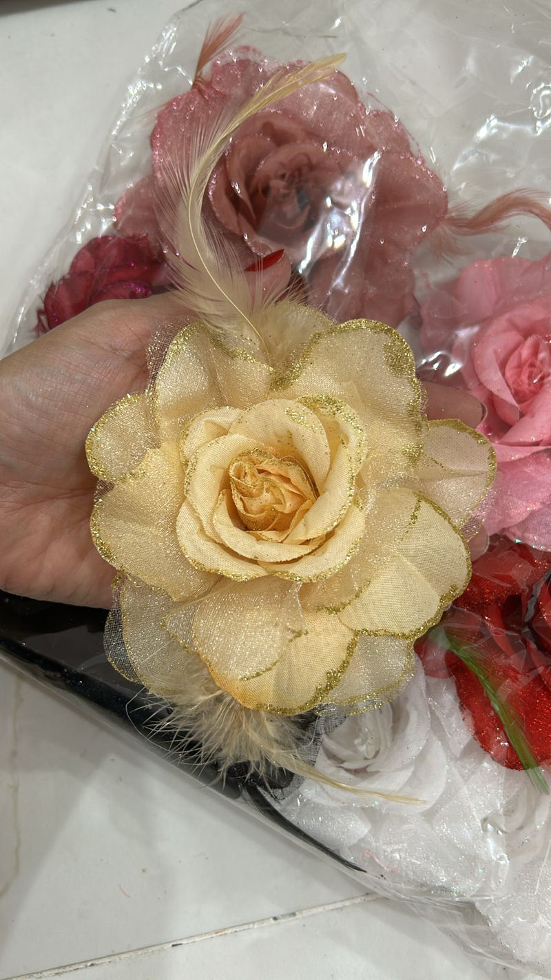 Flor Brilhos Xuxinha e Hair Clip com penas (12 peças cores variadas)