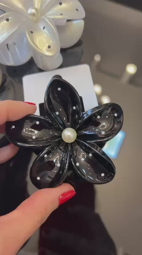 Pregadeira Poliéster Média Flor com Poa e miolo pérola (12 peças 3 de cada cor)