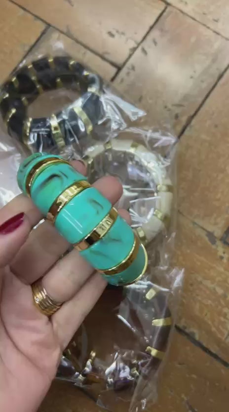 Pulseira Resinada (12 peças 2 de cada cor)