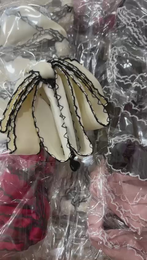 Banana Laço pesponto Frufru (12 peças 4 off, 2 vermelhos, 4 pretos, 2 rosê)